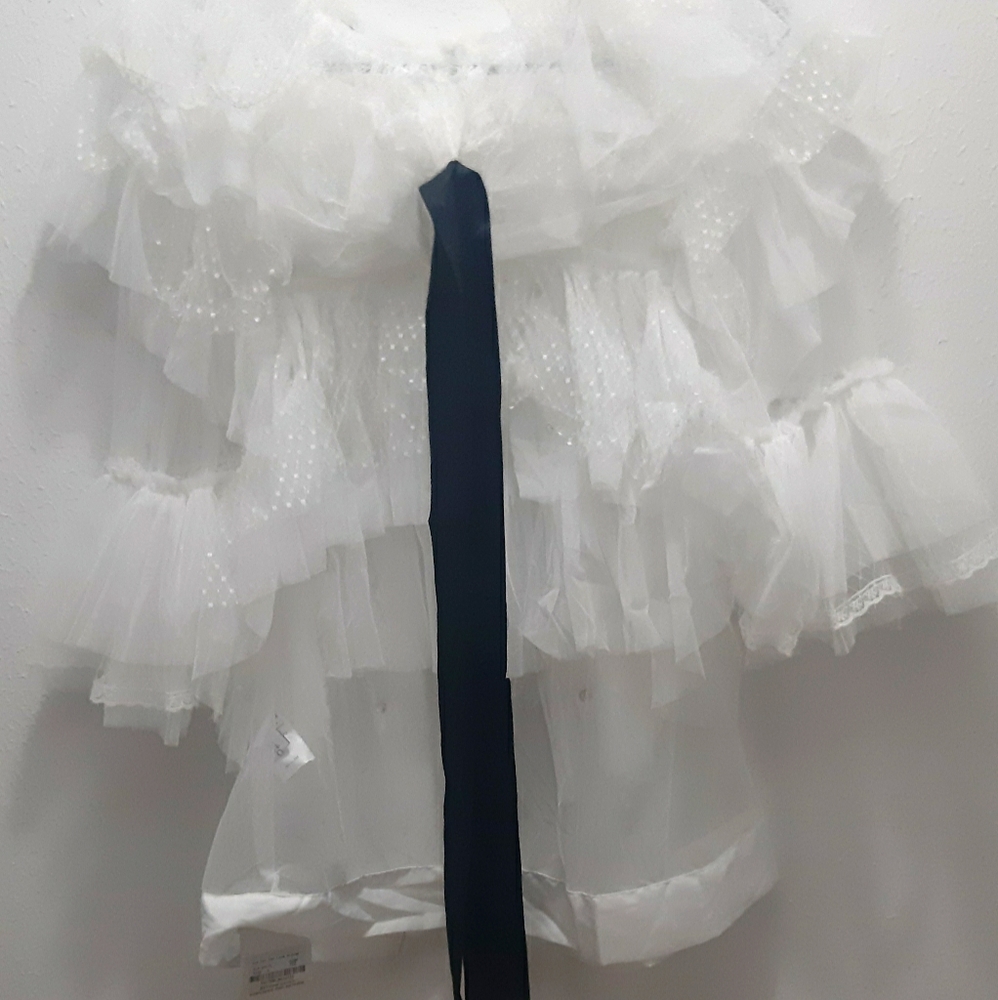 Top white